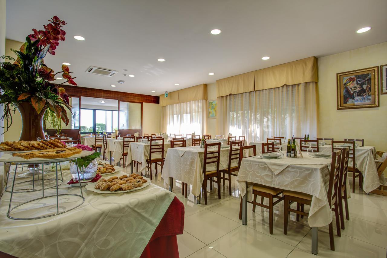 Hotel Deanna Bellaria-Igea Marina Exterior photo