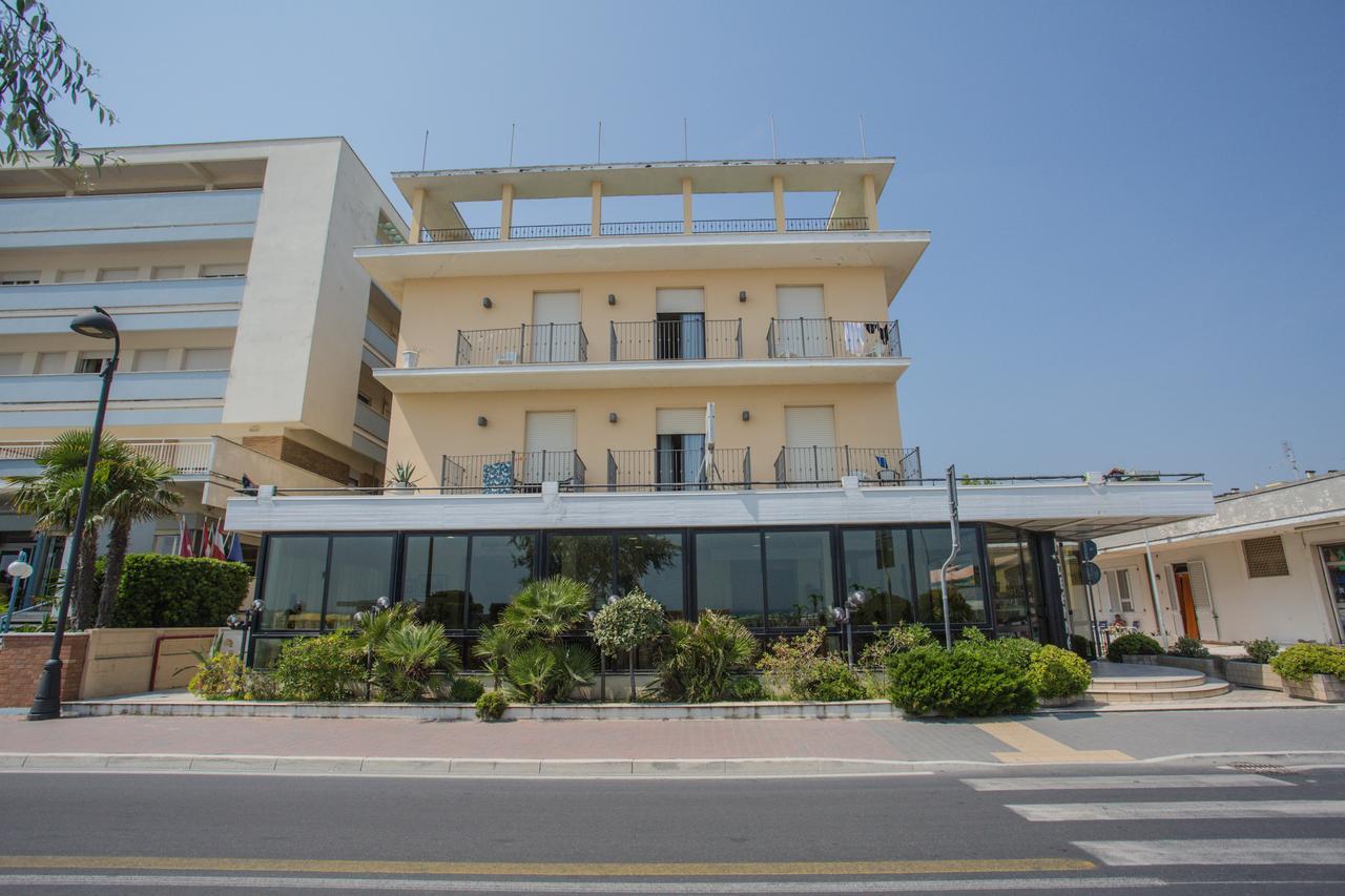 Hotel Deanna Bellaria-Igea Marina Exterior photo