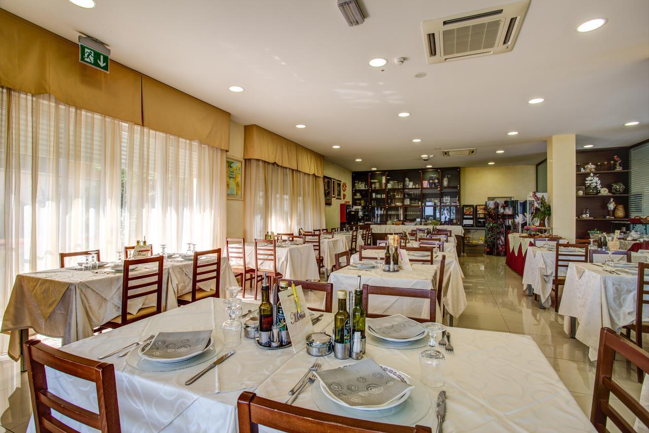 Hotel Deanna Bellaria-Igea Marina Exterior photo