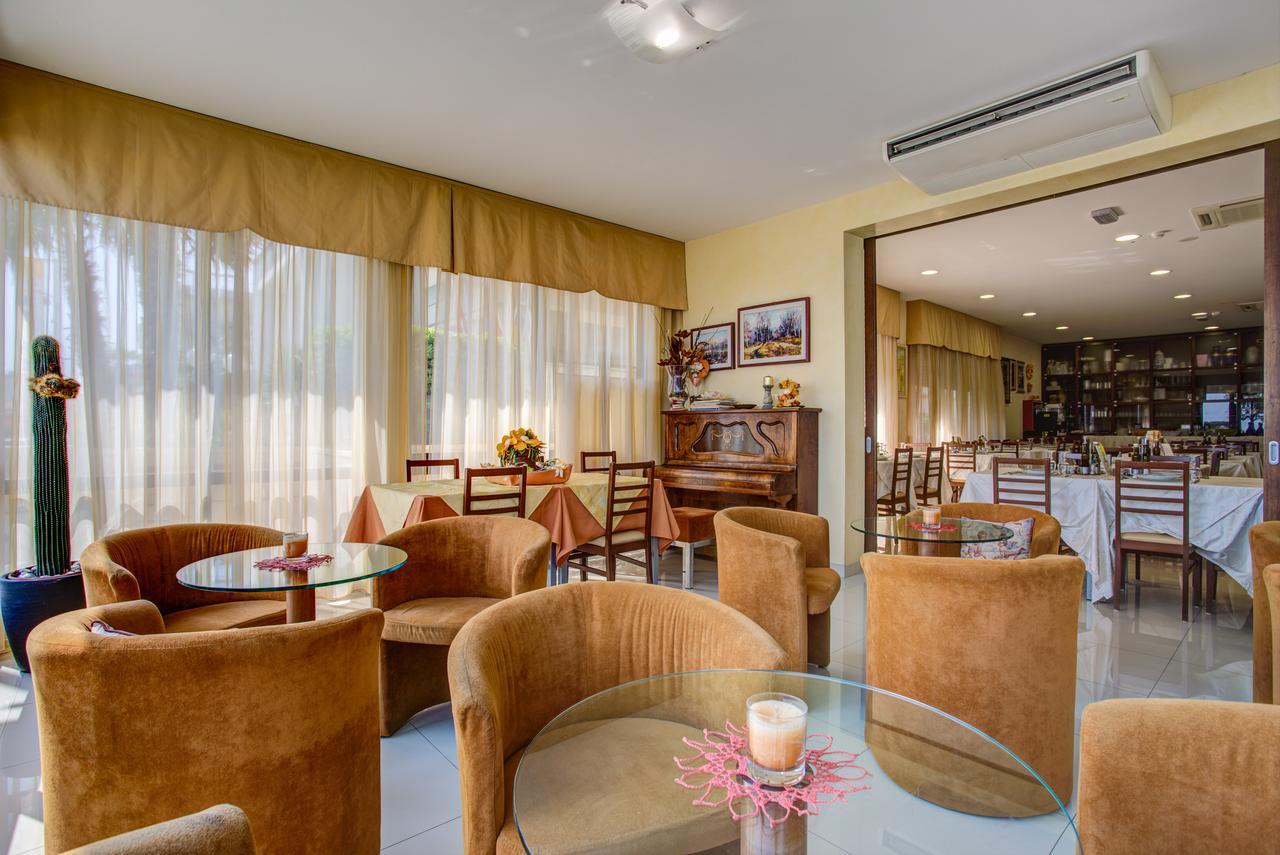 Hotel Deanna Bellaria-Igea Marina Exterior photo